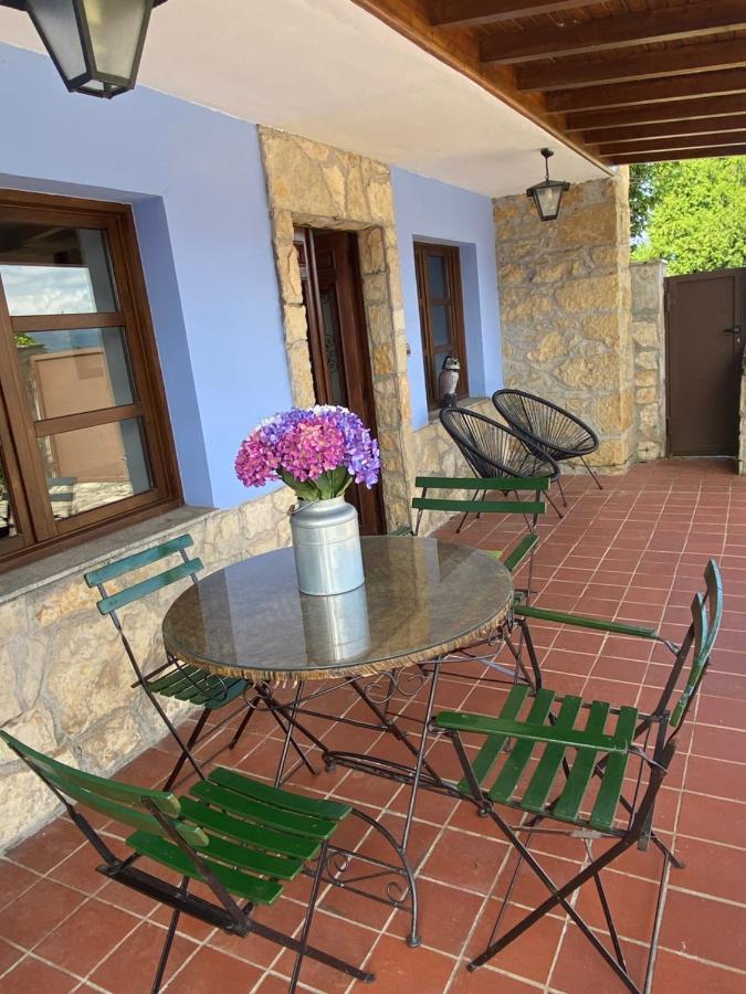 Villa Paraes Nava Exteriér fotografie
