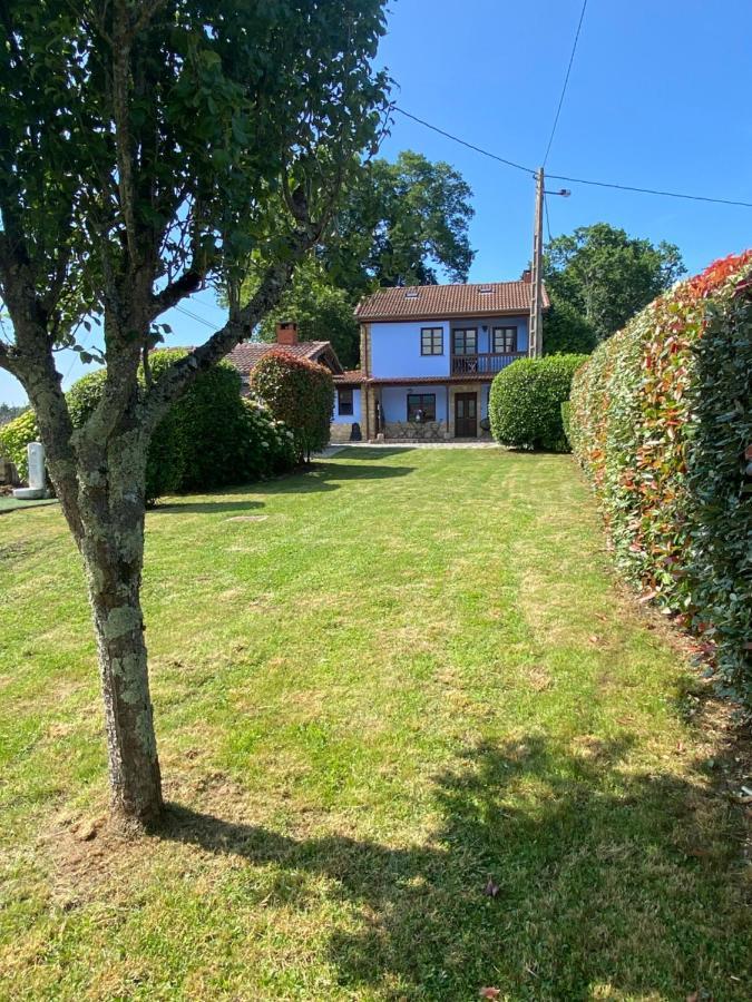 Villa Paraes Nava Exteriér fotografie