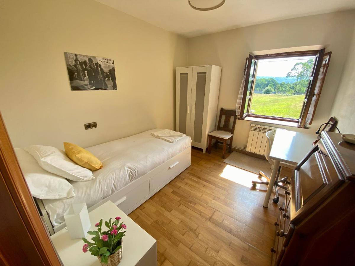 Villa Paraes Nava Exteriér fotografie