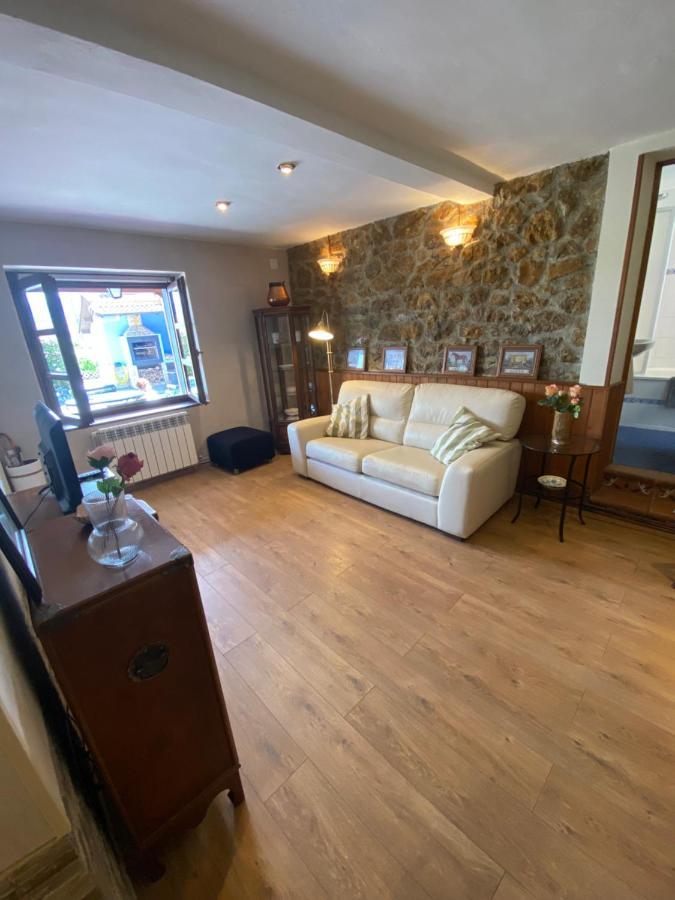 Villa Paraes Nava Exteriér fotografie